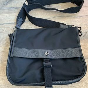 Lululemon bag